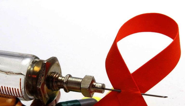 Исследование: латвийцев с ВИЧ дискриминируют даже в семье