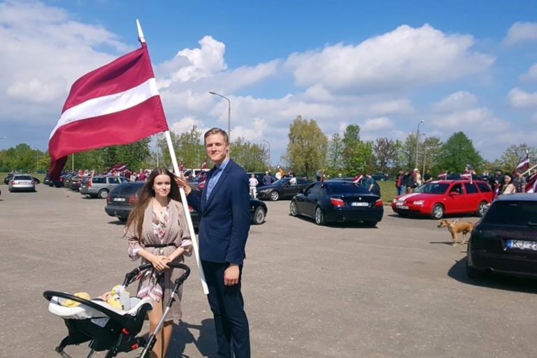 «Латвия наша!»: Домбрава благодарит участников патриотичного автопробега