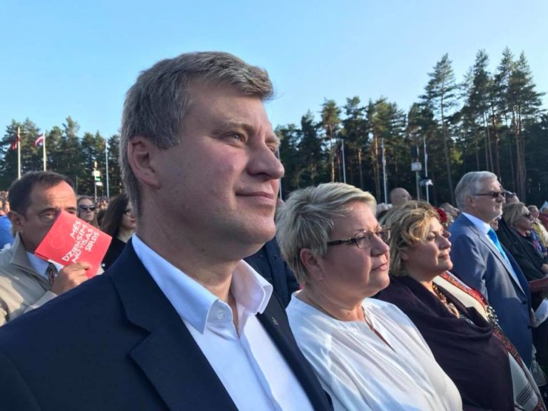 Арестовывать не будут: KNAB наказал Максима Толстого