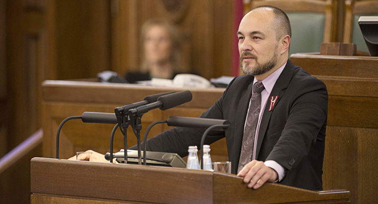 Политическое давление? Парадниекс замолвил слово за брата у главы Госполиции