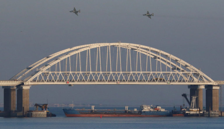 Трибунал ООН обязал Россию вернуть Украине арестованных моряков и корабли