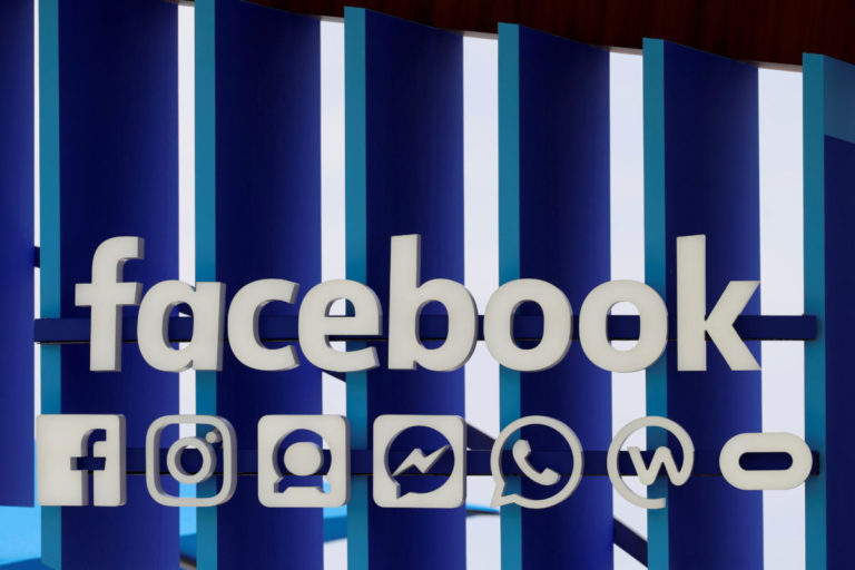 В Facebook выступили против монополии соцсети