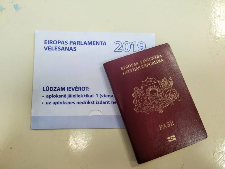 Начало выборов в ЕС: на участках в Риге образовались очереди
