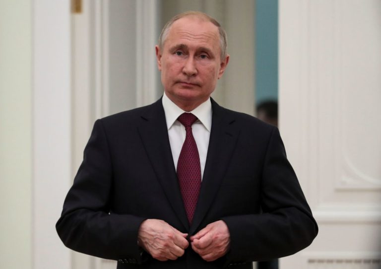 Доверие к Путину снизилось до минимума за 13 лет