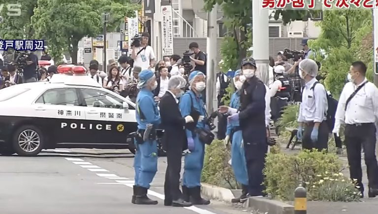 В Японии мужчина с ножами напал на детей и устроил резню: есть погибшие