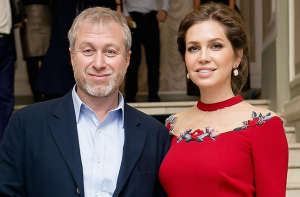 Топ самых красивых жен миллиардеров