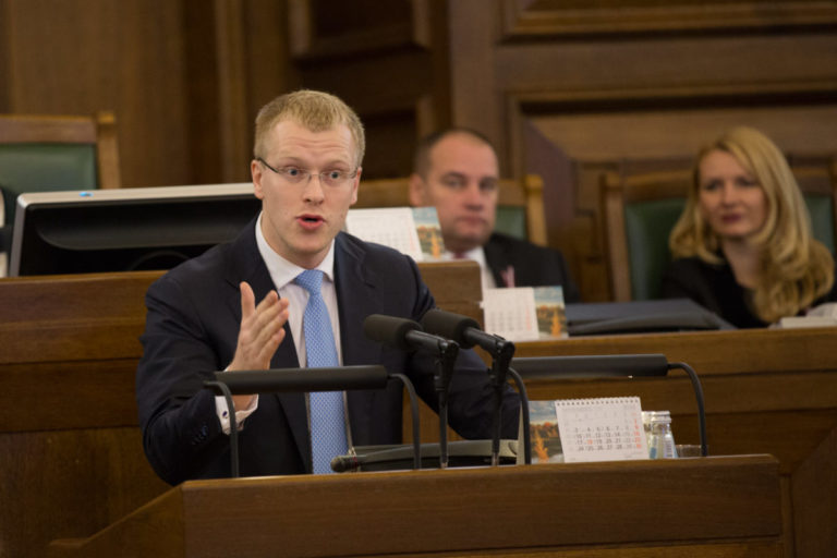 Элксниньш о Daugavpils ūdens: Пуце мог бы обратиться к Латгальской партии