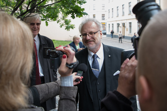 Депутат вступился за Левитса: попросите Путина говорить на другом языке!