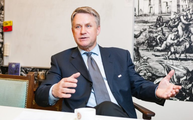 Повысим зарплаты! Потенциальный глава Минкульта рассказал о своих приоритетах