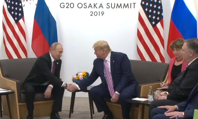 «Не вмешивайся!» Как Трамп над Путиным подшутил