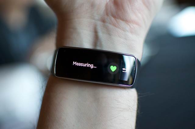 Smart watch надо? В Риге украли спортивные часы на несколько тысяч евро