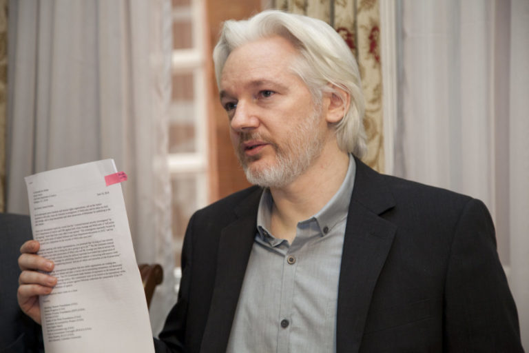 Главред Wikileaks: Ассанжа арестовали, чтобы он не подготовился к суду