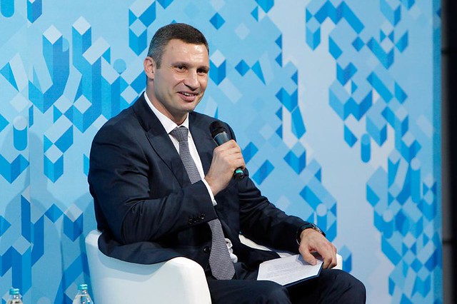 Нам такой мэр не нужен: Зеленский просит уволить Кличко