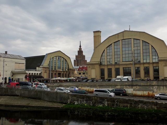 У Центрального рынка утонул человек