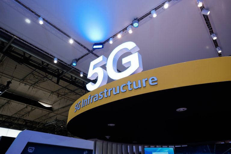 ​Профессор-физик: в Латвии говорят, что 5G опасно? Паранойя и полная чушь!