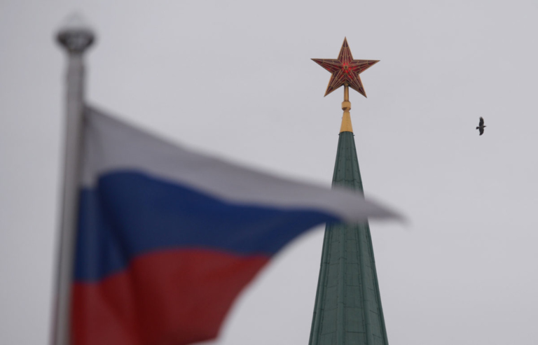 МИД РФ о протесте Латвии: устраиваем салют на нашей территории, должны просить разрешения?