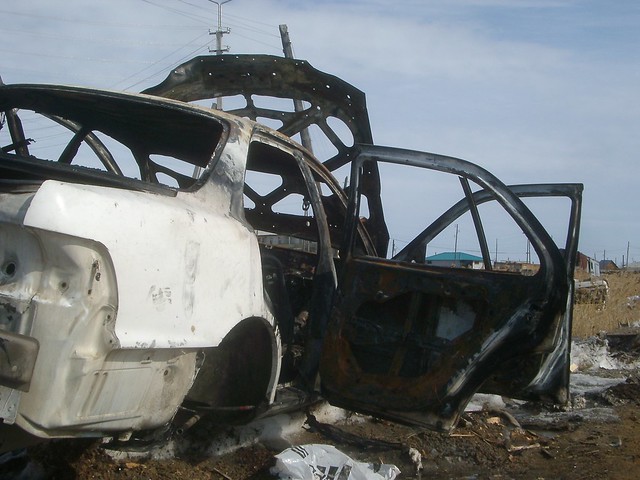 Пограничник спас женщину из горящей машины