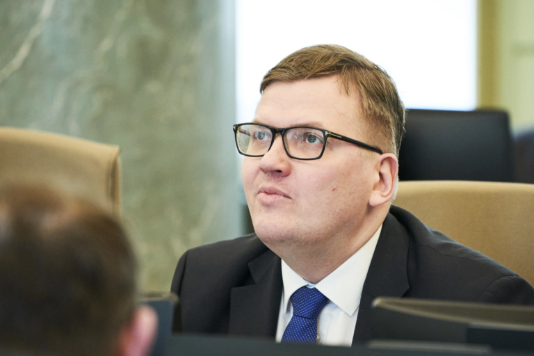 Жители смогут напрямую позвонить министру и задать вопросы по реформе