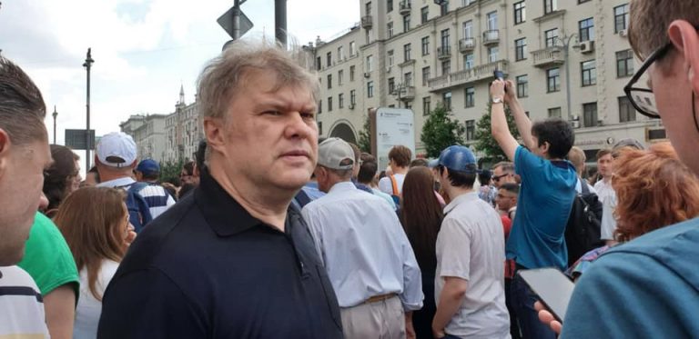 Митрохин: «Первый канал» не отражает реальность, а создает