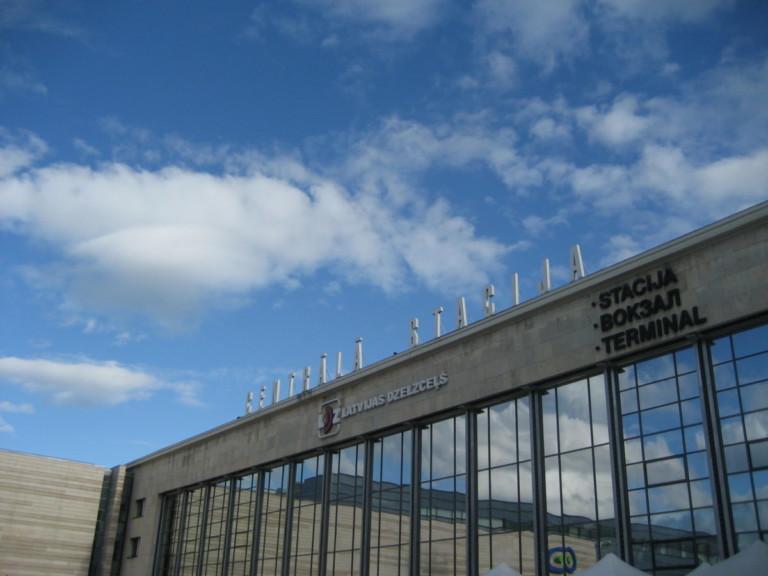 В Риге временно закрыли Центральный ж/д вокзал