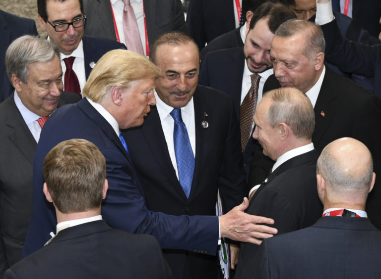 Латвийский режиссер: Путина на G20 принимали как короля — это пугает!