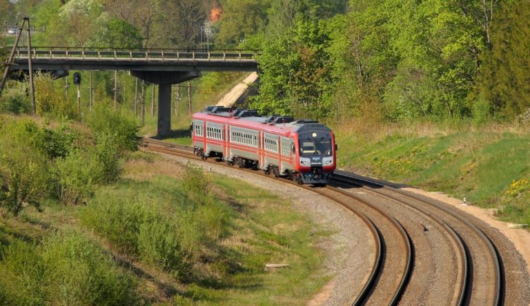 На 40% больше сидячих мест: Латвия покупает у Чехии 32 электропоезда