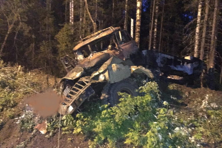 Бензовоз взорвался, перевозя людей на цистерне: есть жертвы