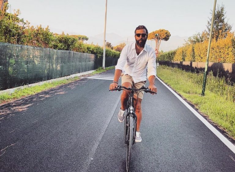 Иван Ургант показал в Instagram фото трех подросших дочерей