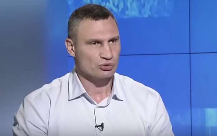 «Су-су-су-су»: Кличко не смог в прямом эфире выговорить слово «судових»