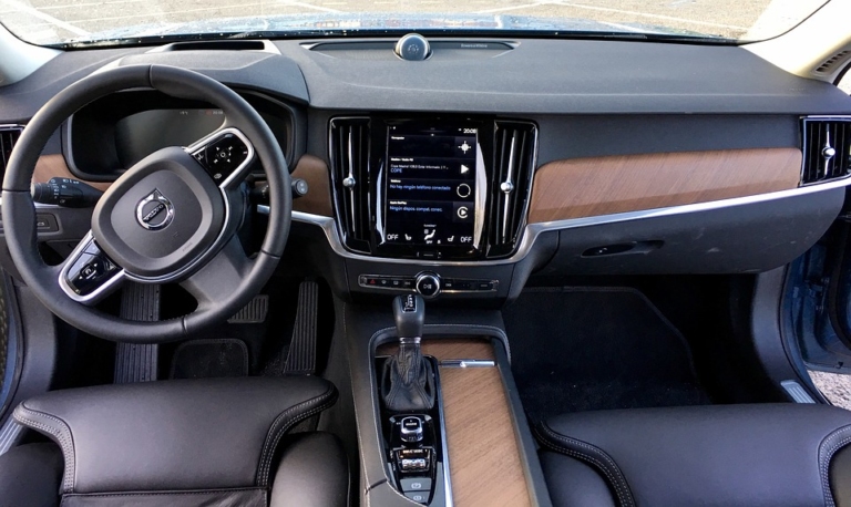 Volvo отзывает полмиллиона машин из-за угрозы пожара