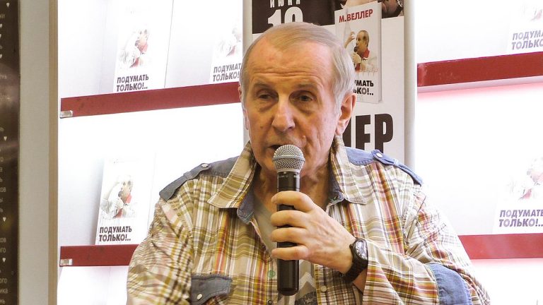 Веллер рассказал о «постсоветском маразме» и критическом мышлении
