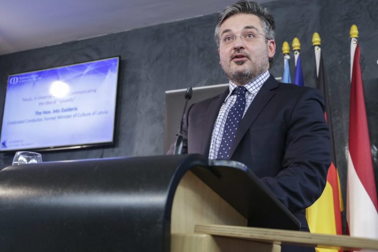 Экс-министр культуры: Закон о СМИ был принят еще в прошлом веке. Он про печать!