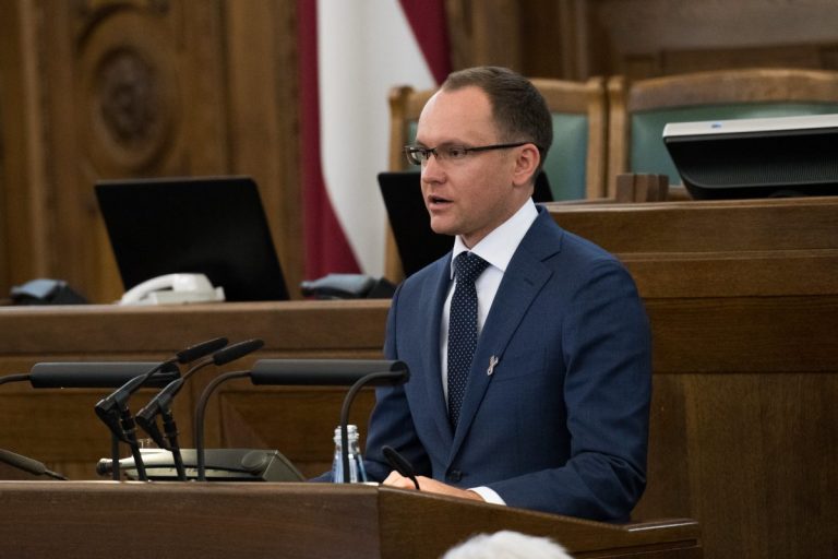 Врач о своей карьере в Сейме: у меня в больнице умирают люди, а что бы вы делали?