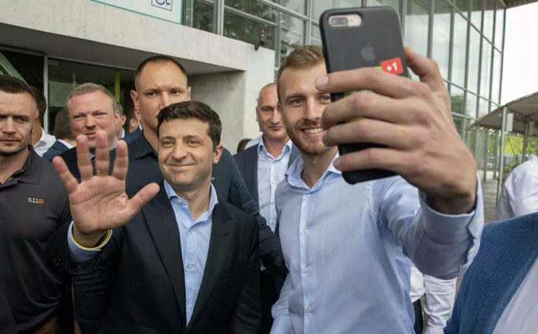 «Люди в него еще верят»: 100 дней правления Зеленского