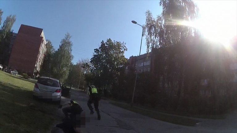 Сбил полицейского и скрылся в лесу: в Болдерае устроили погоню за пьяным водителем