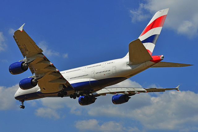 Из-за компьютерного сбоя в British Airways отменены десятки рейсов из Британии