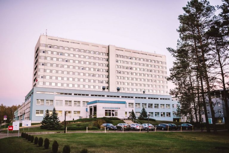 В Даугавпилсе приостановили проведение плановых операций: врачей не хватает