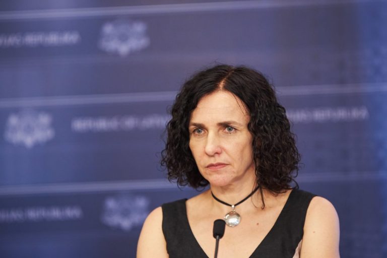 «Жалящая манера общения, отказ от компромиссов». Глава студсовета ЛУ раскритиковала министра образования