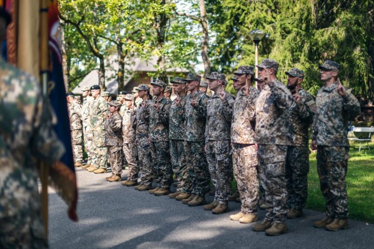 В Алуксненском крае выпустилось 50 новых земессаргов