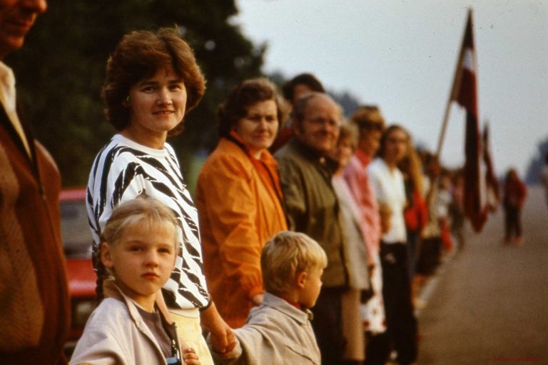 Балтийскому пути — 30 лет: уникальные свидетельства того времени