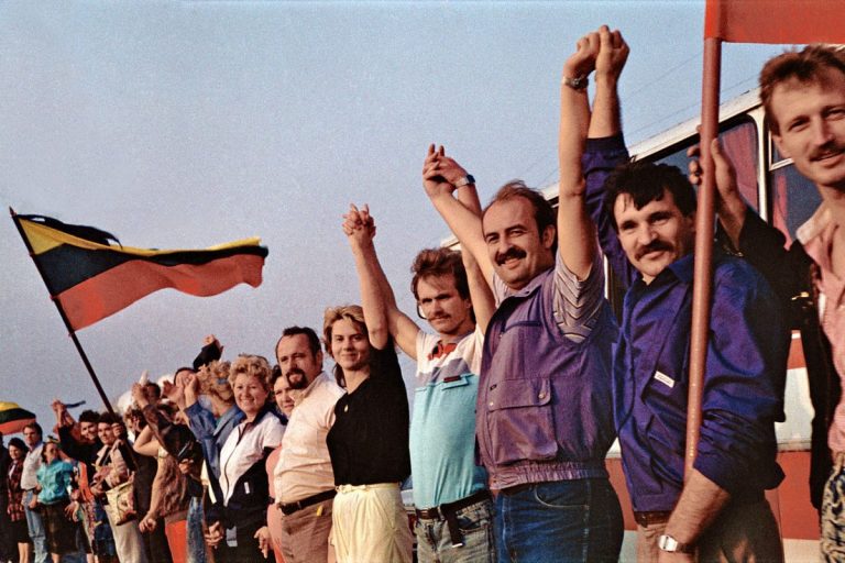 Бывший глава Народного фронта: влияние Балтийского пути чувствуется до сих пор
