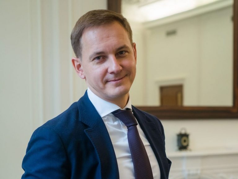 Банкир Гусельников: я устал бороться за вашу Латвию