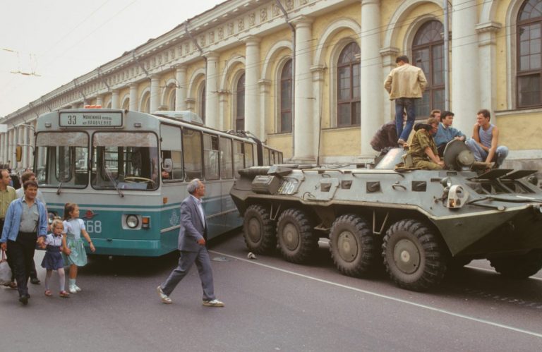 «Андрис, не будь героем, не лезь под танки!» Латышский актер вспоминает август 1991 года