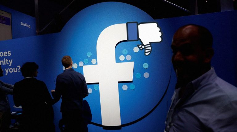 В работе Facebook произошли сбои