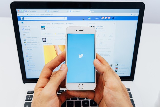 Twitter запретил рекламу государственных СМИ