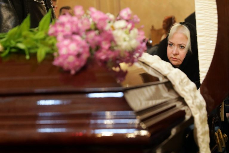 В Москве прошли похороны Вилли Токарева, поклонники проводили его аплодисментами (ФОТО)