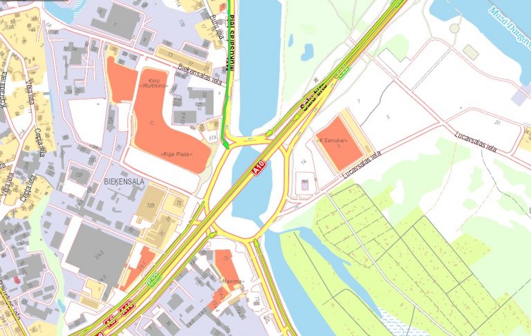 Перепутал направление: грузовик проехал по кольцу Мукусалас в противоположную сторону (ВИДЕО)