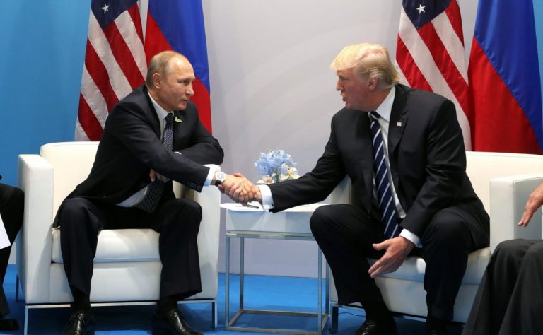 Путин и Трамп поговорили по телефону о пожарах в Сибири