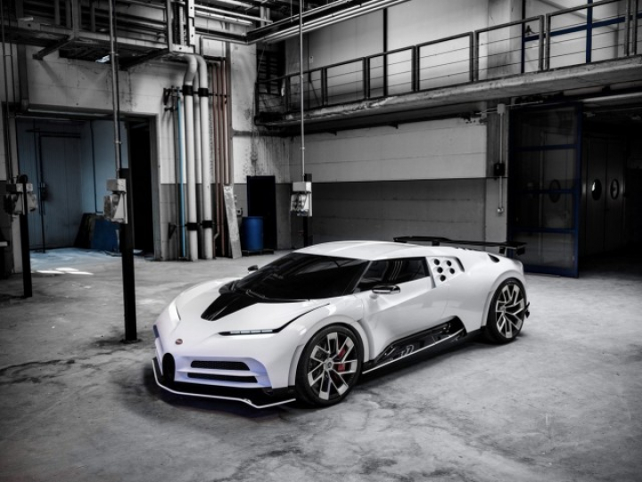Bugatti представила Centodieci за 597 миллионов рублей (фото)