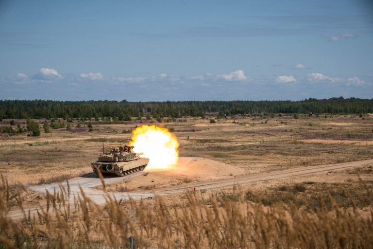 ВИДЕО: в Адажи прошли стрельбы из американских танков Abrams